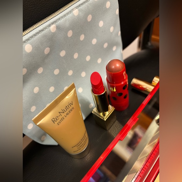 Estee Lauder Make Up Set - Picture 3 of 5